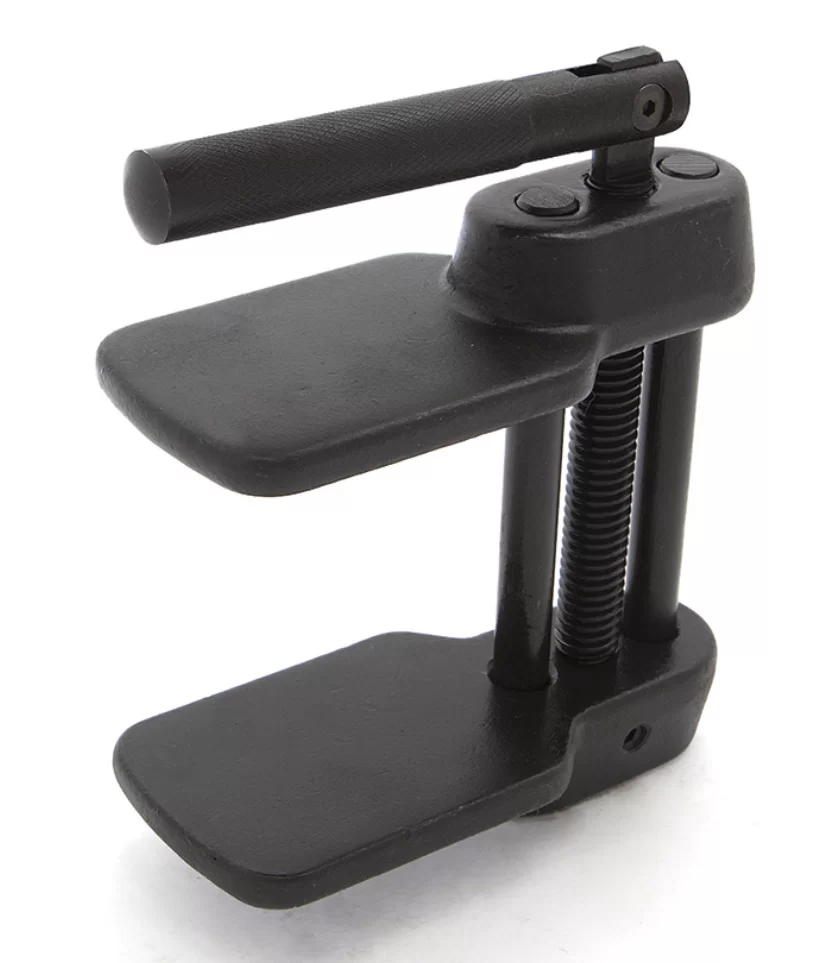 Приспособление для утапливания поршней тормозного цилиндра Дело Техники – №1