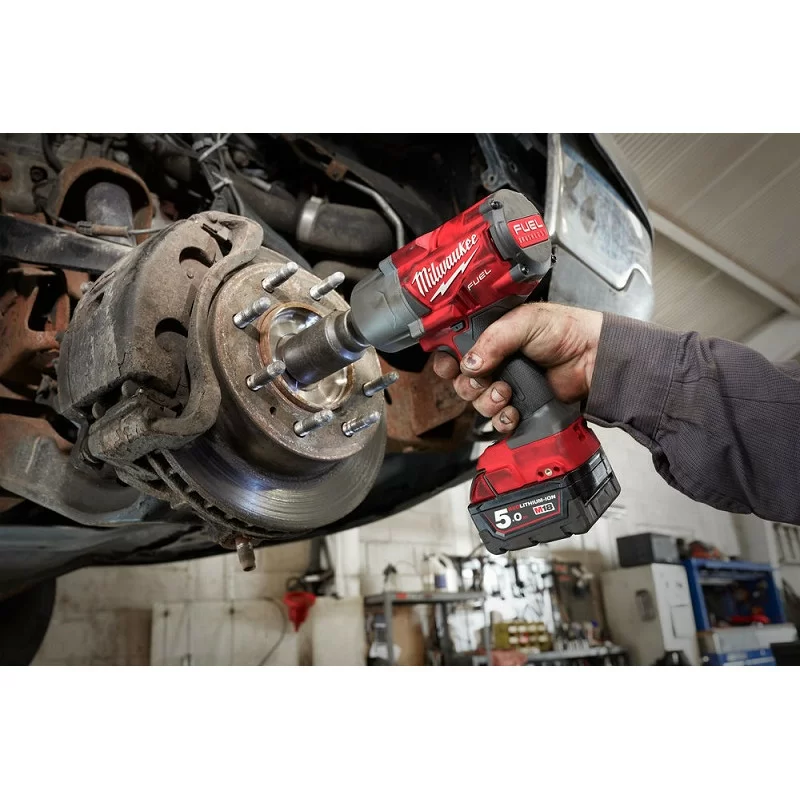 Аккумуляторный гайковерт Milwaukee M18 FHIWF12-502X FUEL (2х5,0 Ач) №1