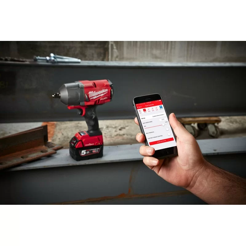 Аккумуляторный гайковерт Milwaukee M18 ONEFHIWF12-502X ONE-KEY FUEL 1/2" (2х5,0 Ач) №1