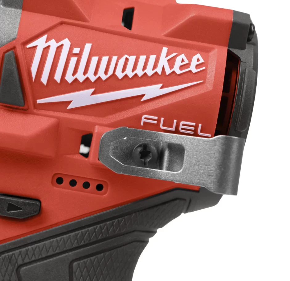 Аккумуляторная дрель-шуруповерт Milwaukee M12 FDD2-402X (2х4,0 Ач) №1