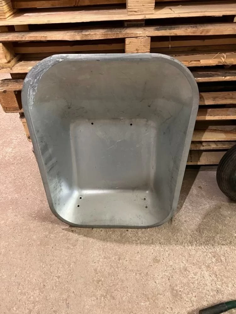 Тачка садовая 85 л (уценка) – фото №1 Тачка садовая 85 л (уценка) – №1