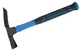 Фото товара «Молоток каменщика МастерАлмаз 600 гр с фиберглассовой рукояткой»