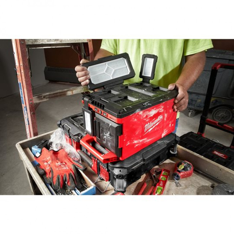 Акк. фонарь Milwaukee M18 POALC-0 с функцией зарядного устройства на базе PACKOUT – №12