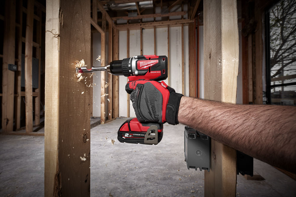 Аккумуляторная дрель-шуруповерт Milwaukee M18 CBLDD-202C(2х2,0 Aч) №4