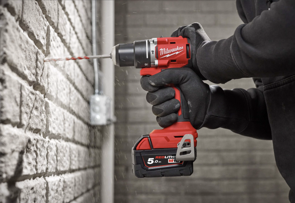 Аккумуляторная дрель-шуруповерт Milwaukee M18 BLDDRC-0X (без акк. и з/у) №2