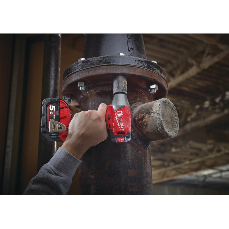 Аккумуляторный гайковерт Milwaukee M18 FIW2P12-502X FUEL (2х5,0 Ач) №1